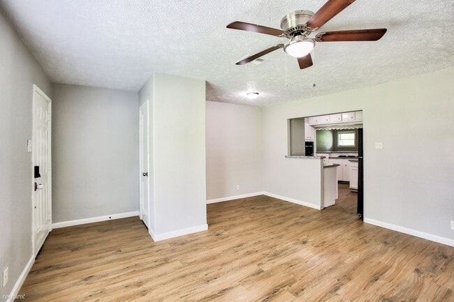 Building Photo - 3 br, 2 bath House - 5405 Southlea St