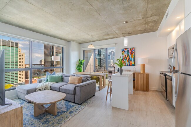 Building Photo - 20 Blvd. De Maisonneuve Ouest