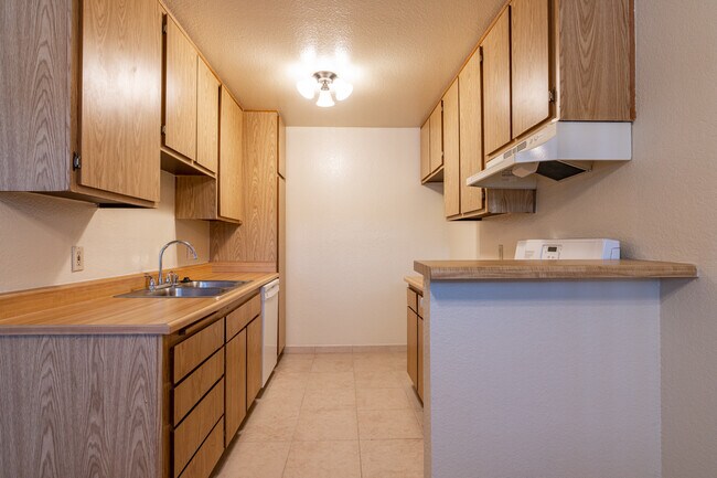 Foto del edificio - 6645 Coldwater Canyon Ave