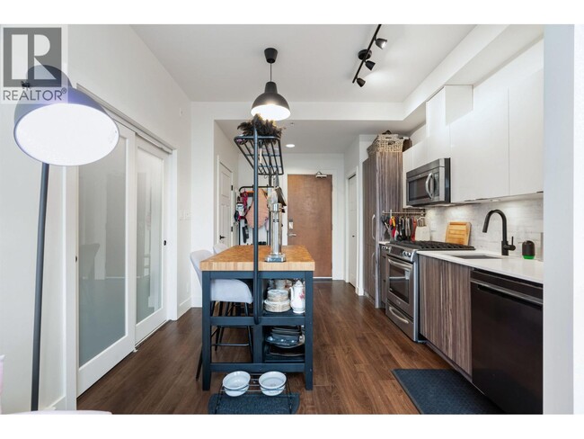 Building Photo - 2250 Commercial Dr