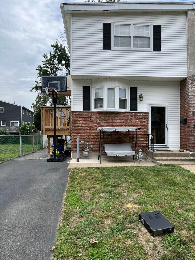 63 Lonergan Dr, Suffern, NY 10901 Townhome Rentals in Suffern NY