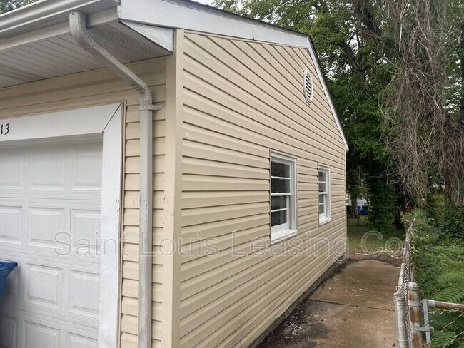 Foto del edificio - 6613 Dunwold Dr