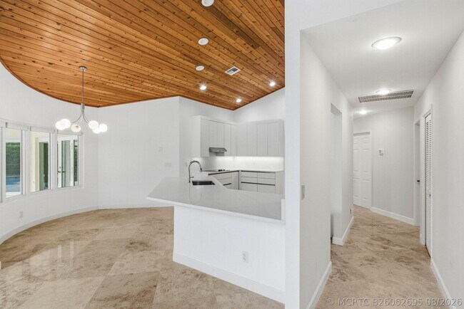 Foto del edificio - 4720 NW 28th Ave