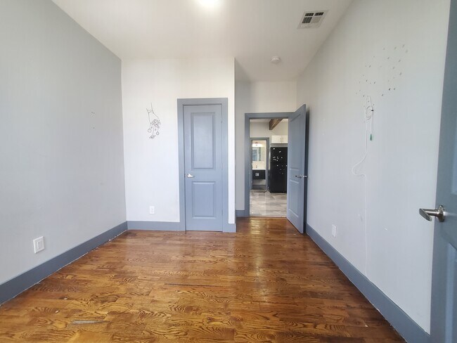 Foto del edificio - 137 Myrtle Ave