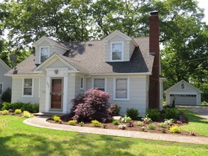 Building Photo - 163 Woodhull Ave