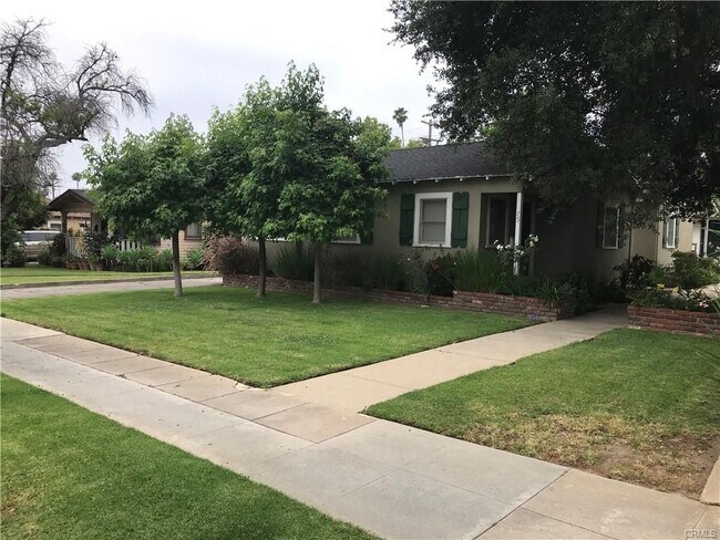 Foto del edificio - 81 N Greenwood Ave