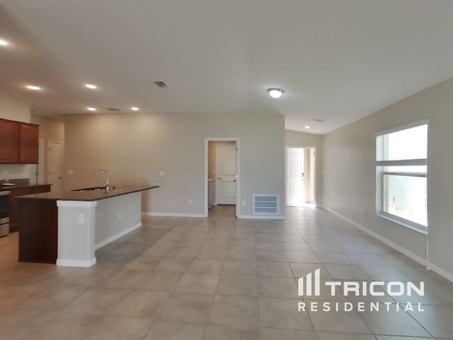 Building Photo - 10410 Fairy Moss Ln