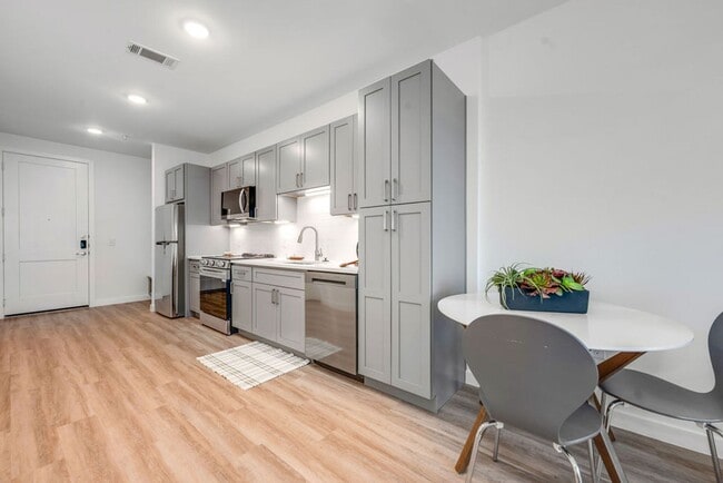 Interior Photo - Correo Place