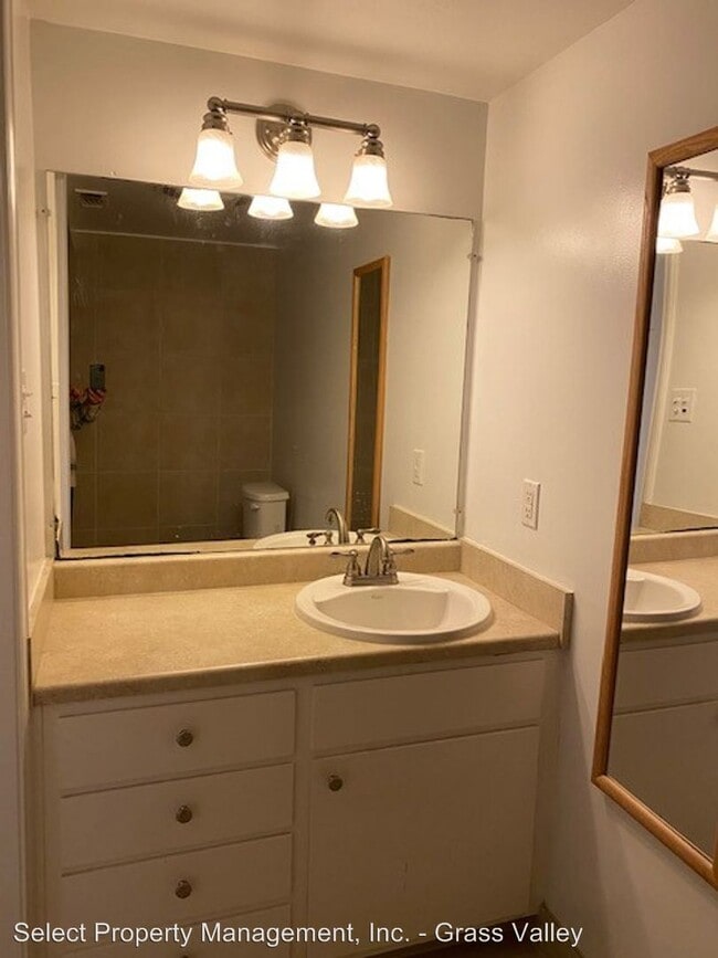 Building Photo - 11595 Alta Sierra Dr