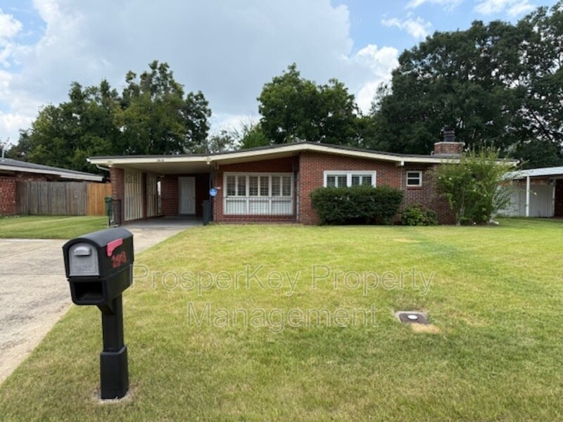 Primary Photo - 2918 Emory St
