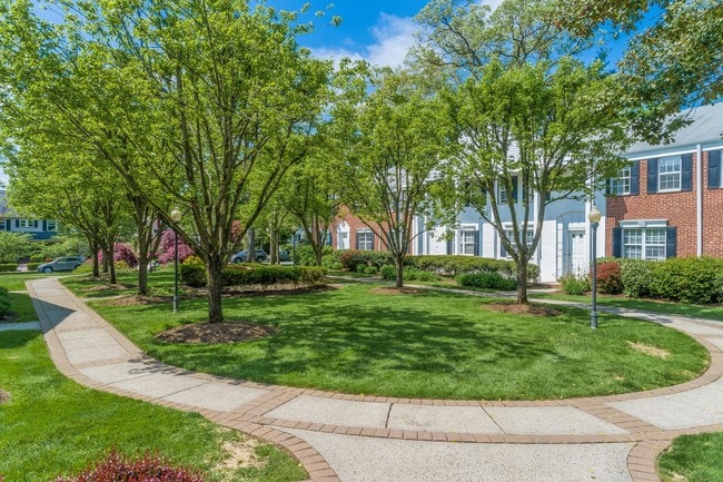 Building Photo - Chanler at Montclair