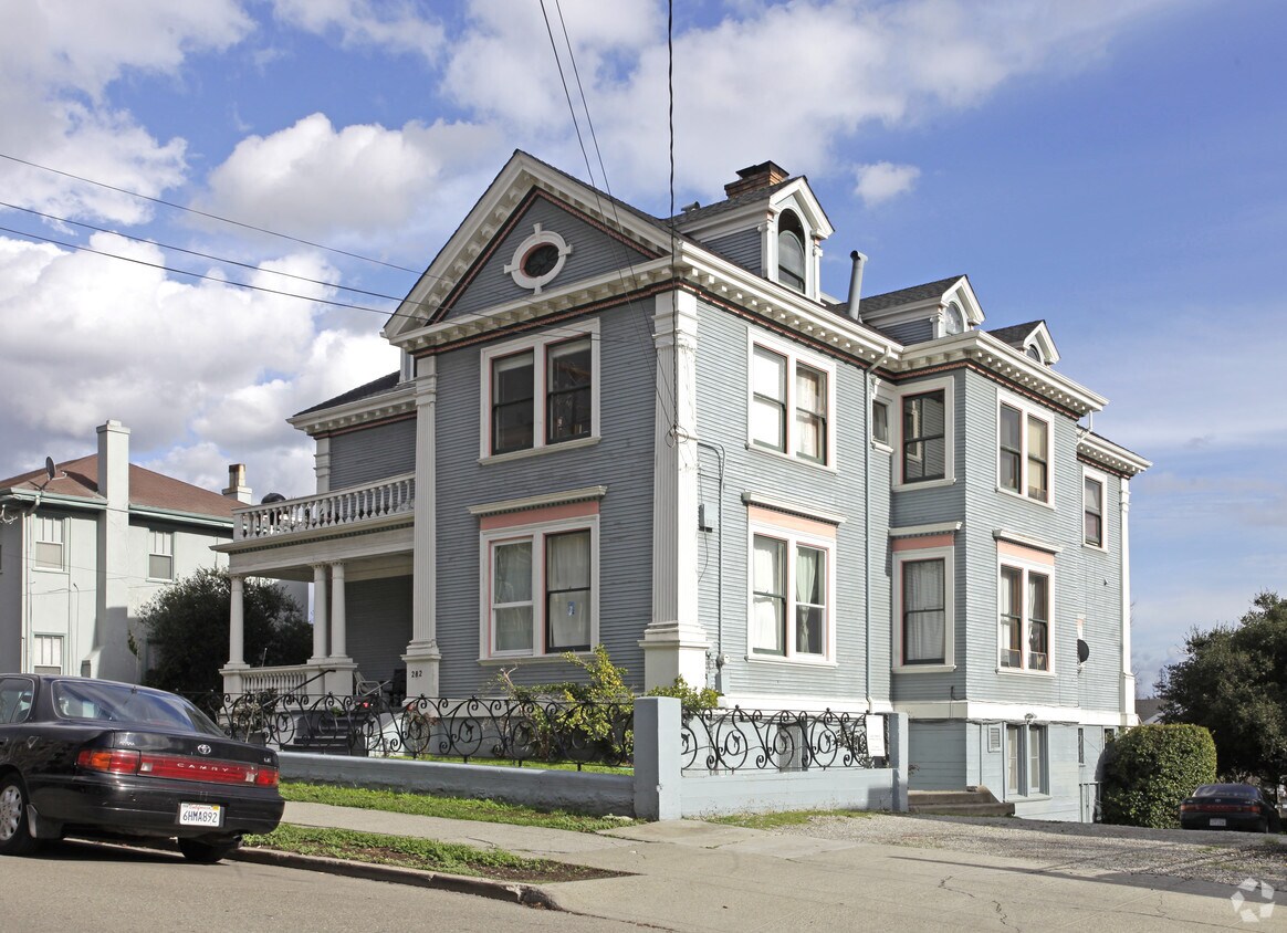 Primary Photo - 282 Adams St
