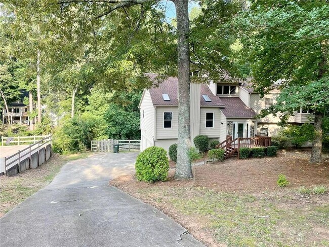 Building Photo - 2730 Tritt Springs Dr NE