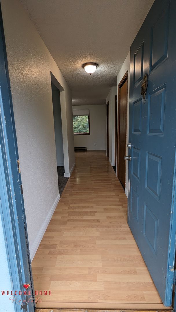 Building Photo - Huge 4-bedroom home with over 4 acres of l...