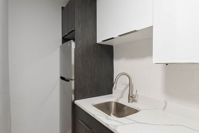 Foto del edificio - 6026 N Winthrop Ave
