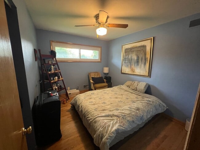 Building Photo - Charming Single Family Home in Brookfield