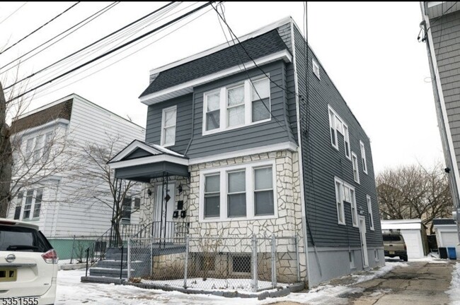 Outside View - 490 S 20th St