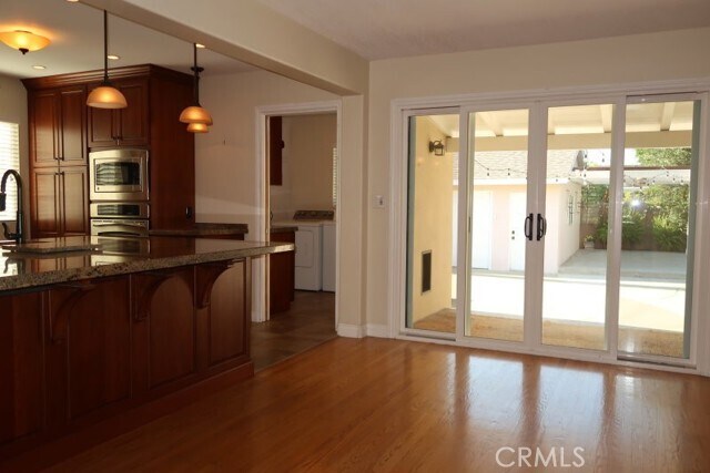 Building Photo - 1419 E Madison Ave