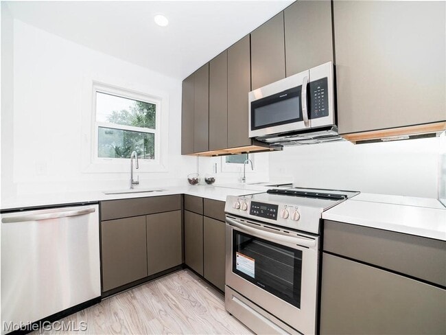 Building Photo - 3655 Old Shell Rd