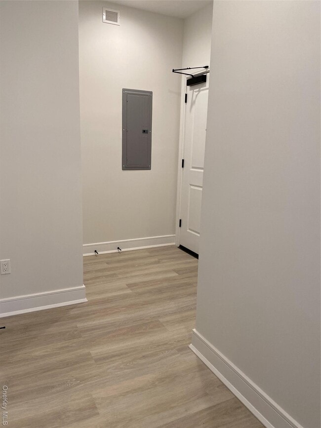 Building Photo - 91 Bedford Rd