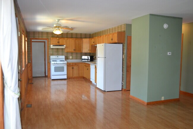 Building Photo - 517 Everette Ave