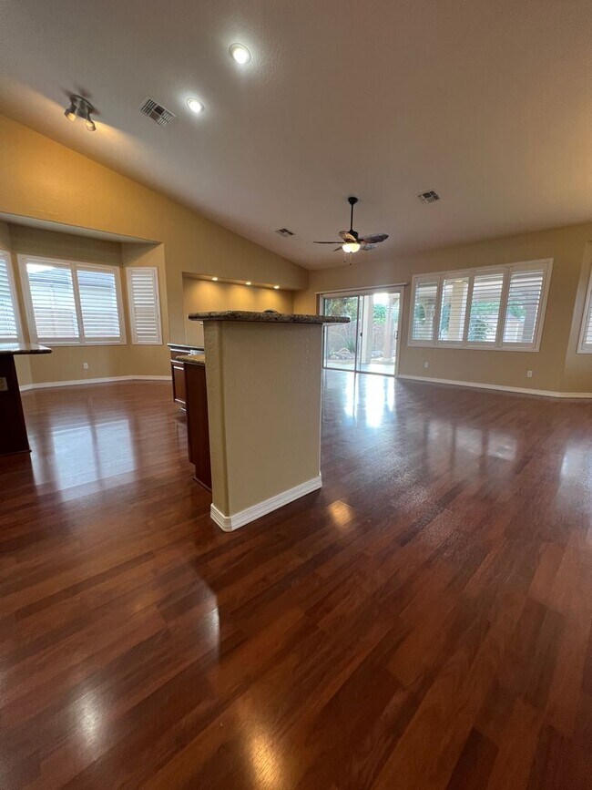 Foto del edificio - Desirable Pronghorn Ranch Home with 3 bedroom, 2 bathrooms!