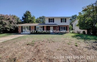 Building Photo - 7 Fairbrook Dr