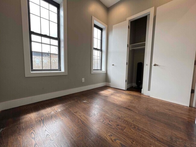 Building Photo - 655 MacDonough St