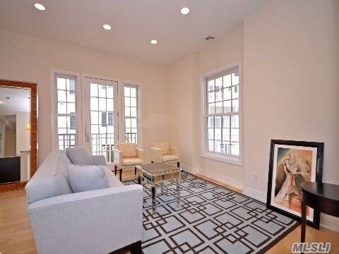 Foto del edificio - 61 Bryant Ave