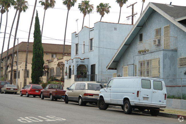 Building Photo - 200 S Vendome St