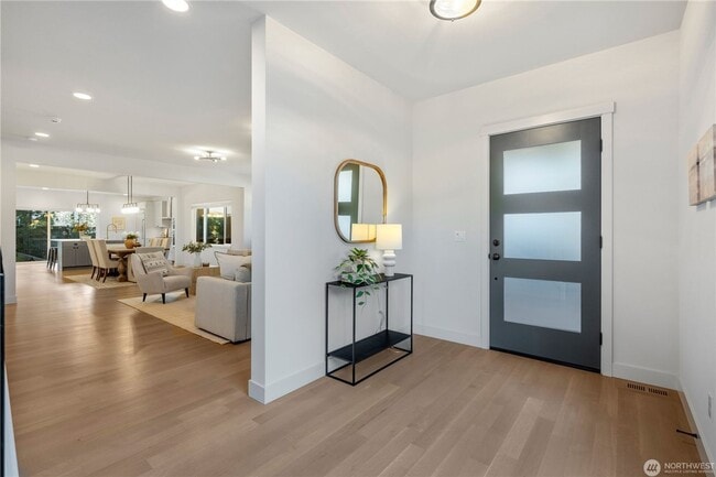 Building Photo - Modern Farmhouse Luxury in Coveted Matthews Beach Available NOW!