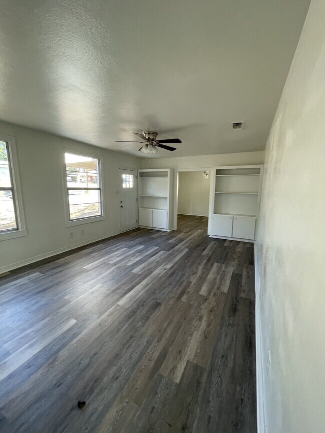 Foto del edificio - 3 bedroom, 1 bath home.