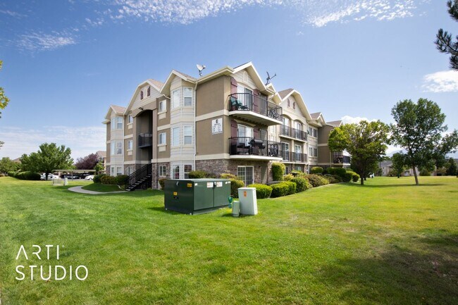 Building Photo - Wonderful 3 bed/2 bath Condo!