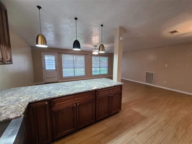 Building Photo - 2611 Plymouth Rock Dr