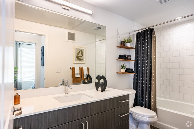 2BR, 2BA -1,015SF - Secondary Bathroom - Fieldhouse