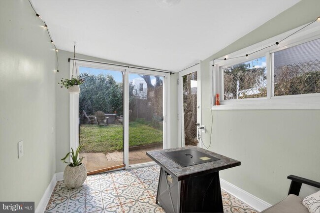 Foto del edificio - 2440 E Gordon St