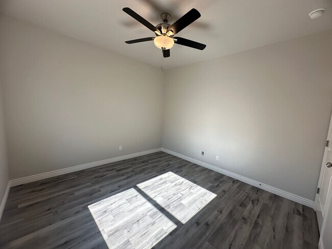 Foto del edificio - Beautiful 2024 Built 3 Bedroom, 2 bathroom home with RV Parking