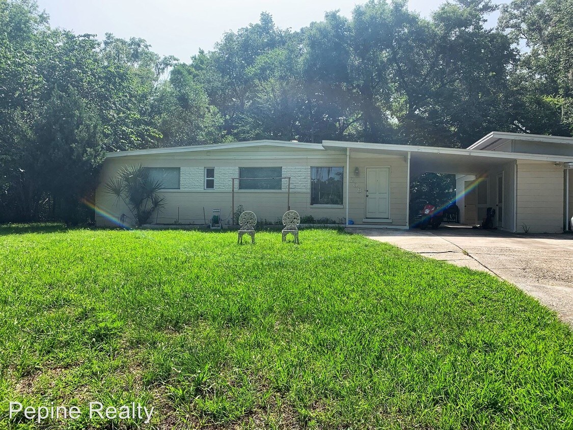 Primary Photo - 3 br, 2 bath House - 208 NW 34th Terrace