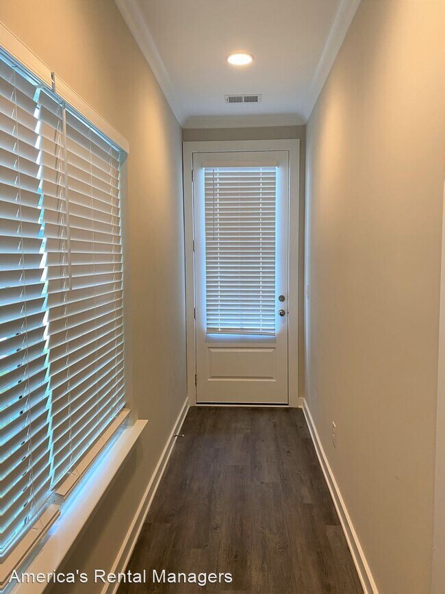 Building Photo - 3 br, 2.5 bath House - 224 Creek Run Way