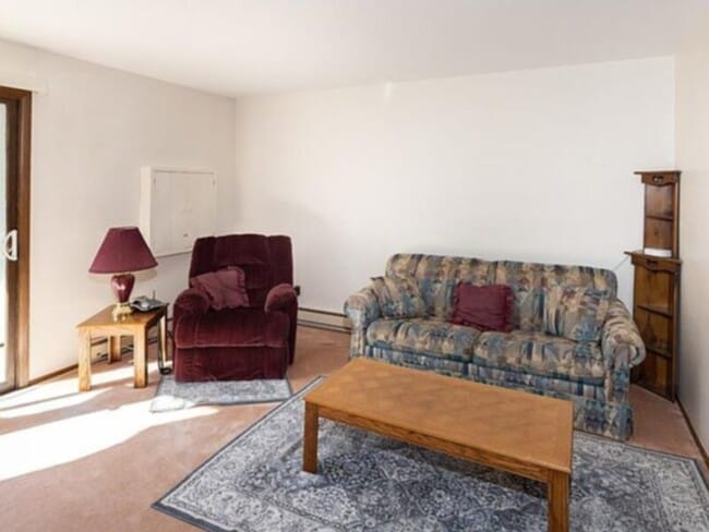 Foto del edificio - 2 BED UNIT 1 BATH AVAILABLE FOR RENT