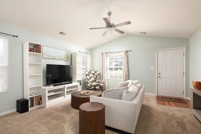 Building Photo - 138 Nathan Hale Dr