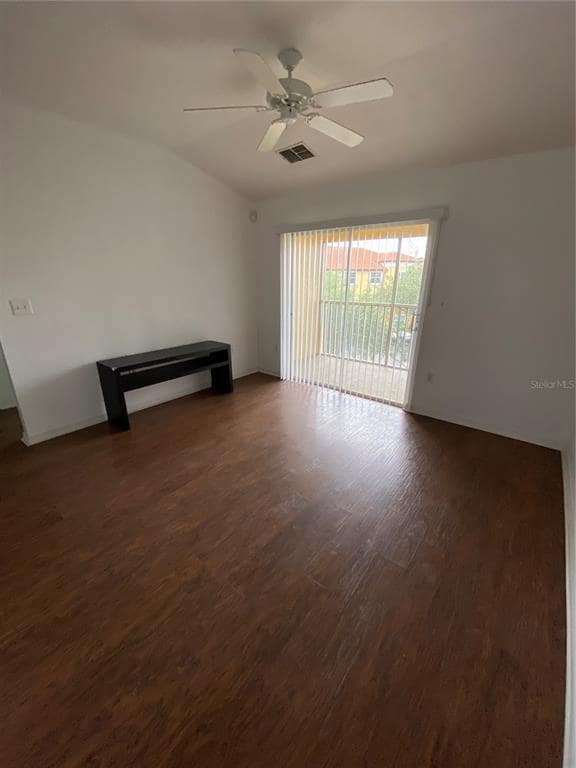 Building Photo - 5467 Vineland Rd