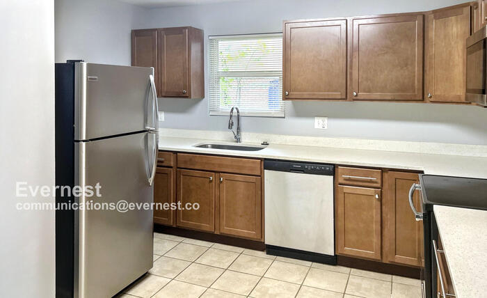 Foto principal - 1212 Rosedale Ave