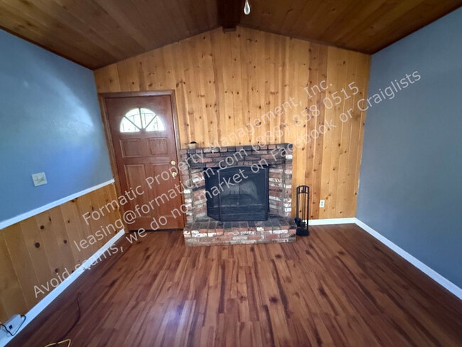 Building Photo - Cozy and Pet-Friendly Cabin in Sugarloaf