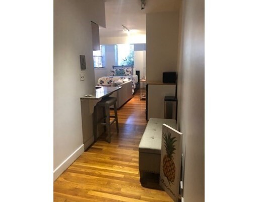 Building Photo - 236 Beacon St