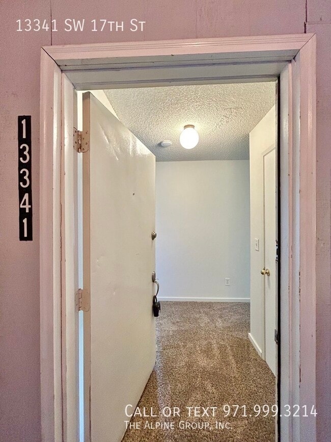 Foto del edificio - 13341 SW 17th St
