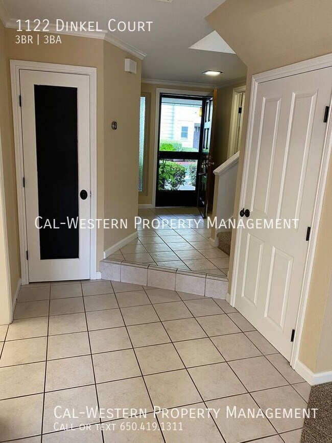 Building Photo - 1122 Dinkel Ct