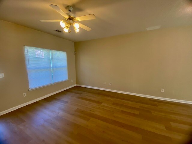 Foto del edificio - 280 Brookview Dr