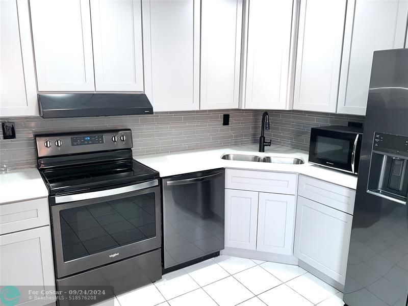 Foto principal - 5812 NW 16th St