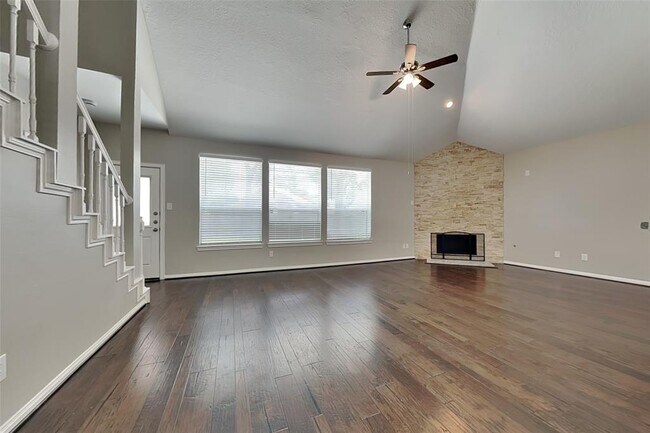 Foto del edificio - 20822 Heather Grove Ct